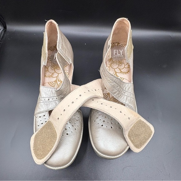 Fly London Womens Shoes Wedge Platinum Silver Metallics
Strap Thick Sole 10.5 41 - Picture 7 of 8